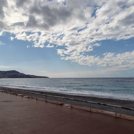 2 Minutes From The Sea Νίκαια